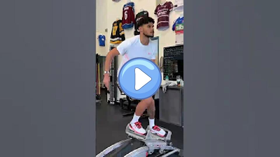 Video thumb: Mings shares new clips of his recovery from an ACL injury. The muscle atrophy in his right leg 😳