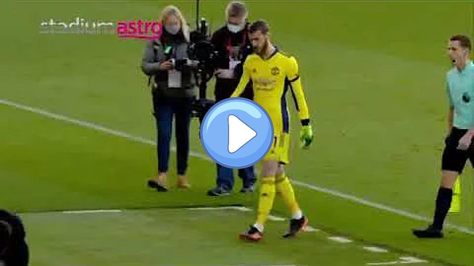 Play video: No! David De Gea is injured badly. Man Utd is in trouble. Video thumb: No! David De Gea is injured badly. Man Utd is in trouble.