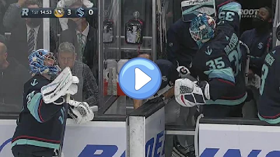 Play video: Philipp Grubauer Pulled Early in First Period Against Pittsburgh Video thumb: Philipp Grubauer Pulled Early in First Period Against Pittsburgh