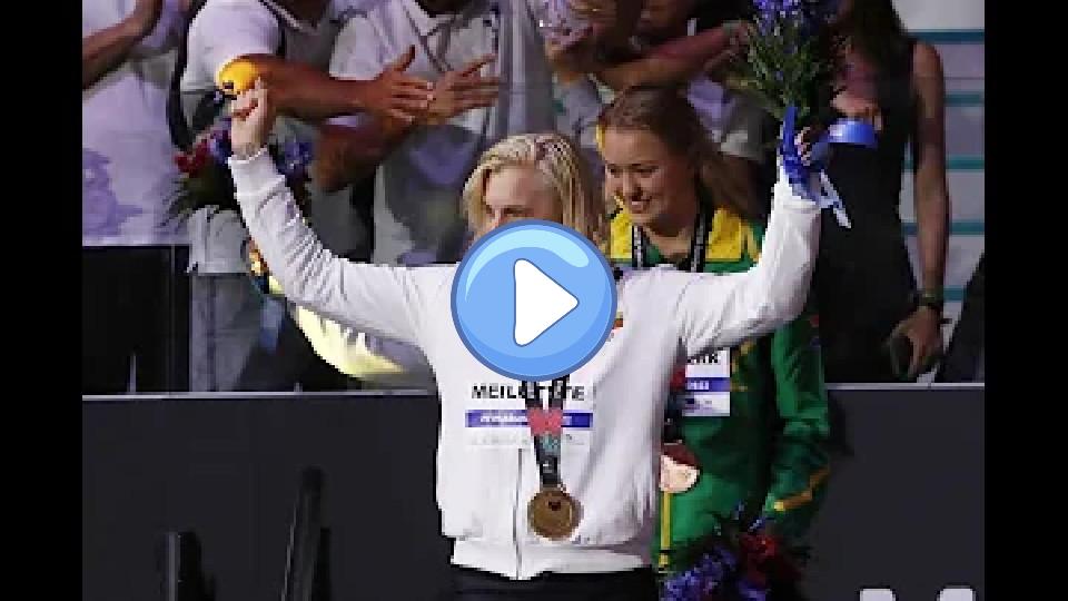Play video: R. Meilutytė, who brought a gold medal to Lithuania: stepping back was one of the best decisions Video thumb: R. Meilutytė, who brought a gold medal to Lithuania: stepping back was one of the best decisions