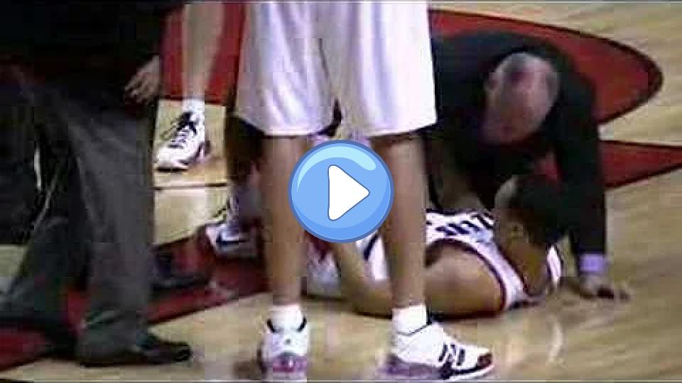 Play video: Portland Trail Blazer Brandon Roy goes down Video thumb: Portland Trail Blazer Brandon Roy goes down