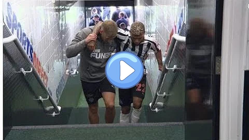 Play video: DeAndre Yedlin leaves Newcastle game with a potentially serious knee injury Video thumb: DeAndre Yedlin leaves Newcastle game with a potentially serious knee injury