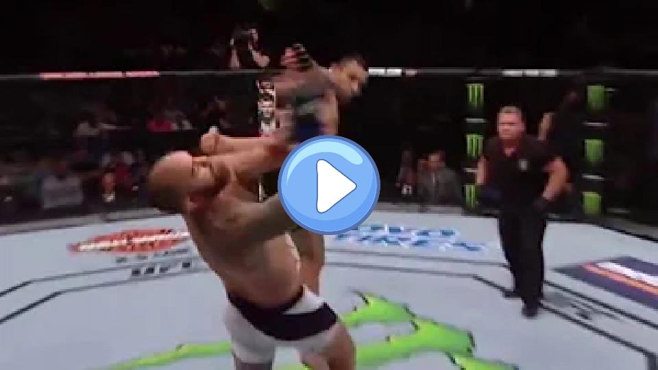 Play video: Fabricio Werdum Defeats Travis Browne Video thumb: Fabricio Werdum Defeats Travis Browne
