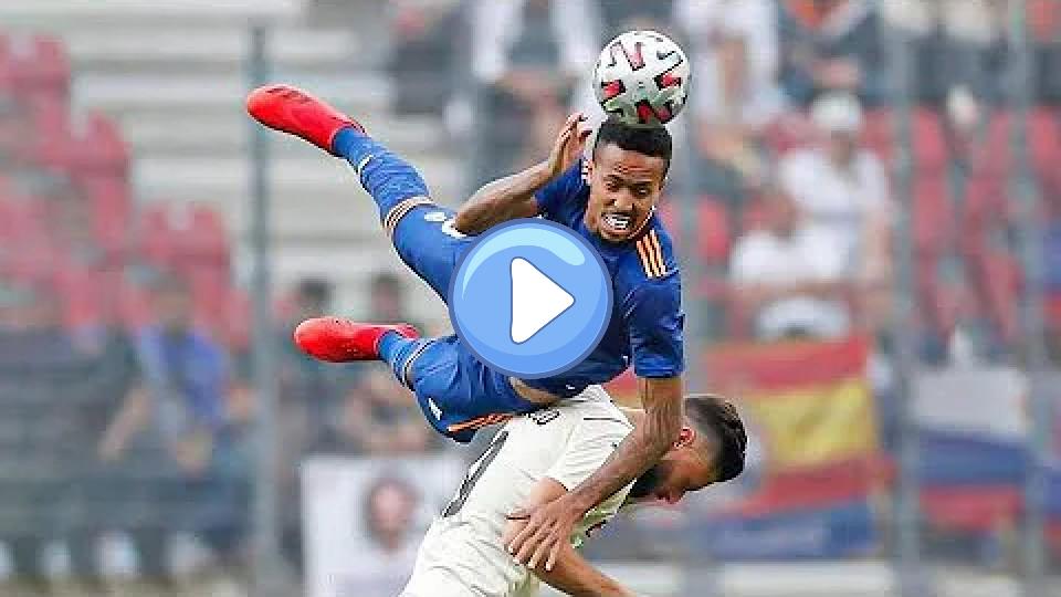 Play video: Militao's defending is absolutely crazy! Video thumb: Militao's defending is absolutely crazy!