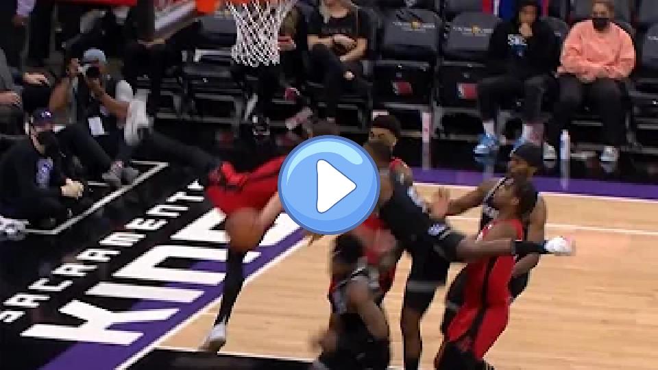 Play video: De'Aaron Fox was assessed a flagrant 2 foul and automatically ejected from the game. Video thumb: De'Aaron Fox was assessed a flagrant 2 foul and automatically ejected from the game.