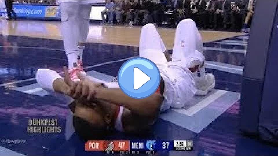 Play video: Damian Lillard Suffers Nasty Ankle Injury Against Grizzlies Video thumb: Damian Lillard Suffers Nasty Ankle Injury Against Grizzlies