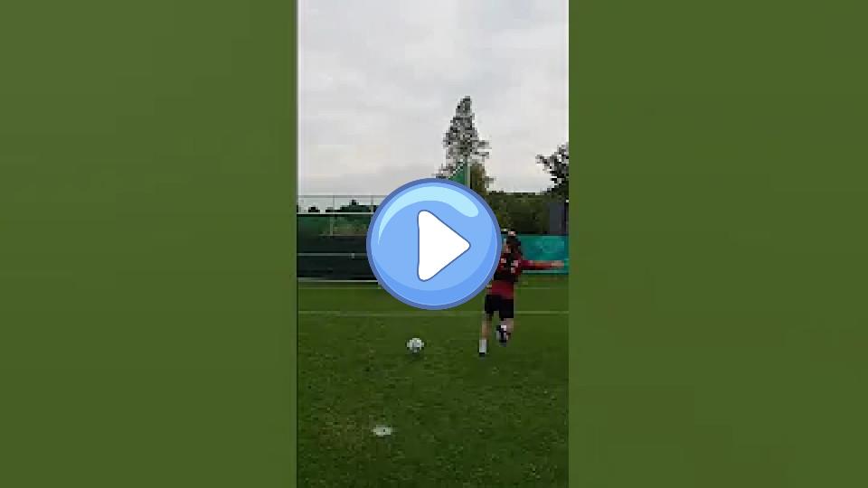Play video: Who knew Çağlar Söyüncü had that in his locker 😱 Video thumb: Who knew Çağlar Söyüncü had that in his locker 😱