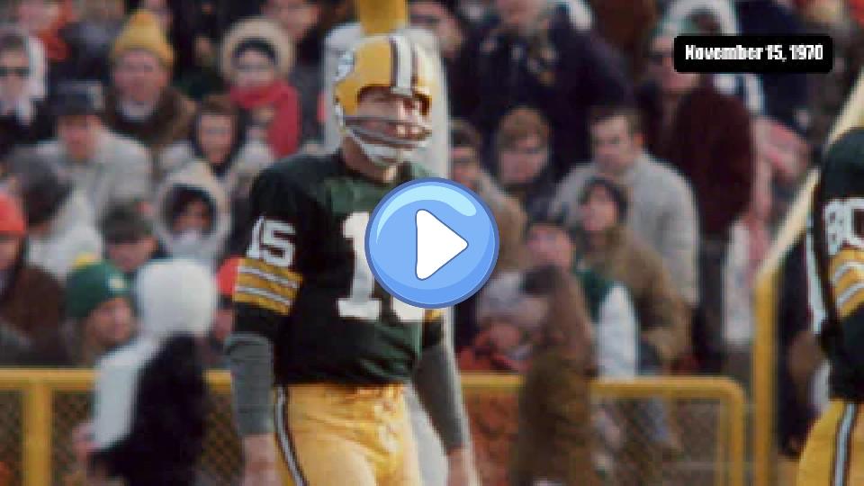 Play video: Flashback: Bart Starr's Final Game-Winning Drive | Packers vs. Bears Video thumb: Flashback: Bart Starr's Final Game-Winning Drive | Packers vs. Bears