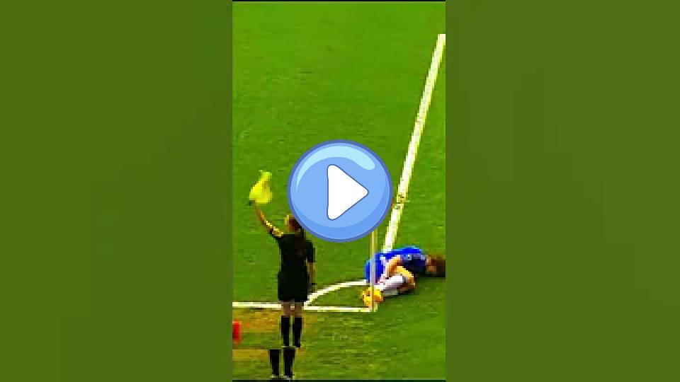 Play video: David Luiz Fakes an Injury 👀 Video thumb: David Luiz Fakes an Injury 👀