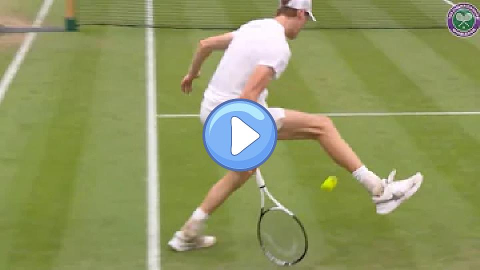Video thumb: Between-the-legs winner from Jannik Sinner | Wimbledon