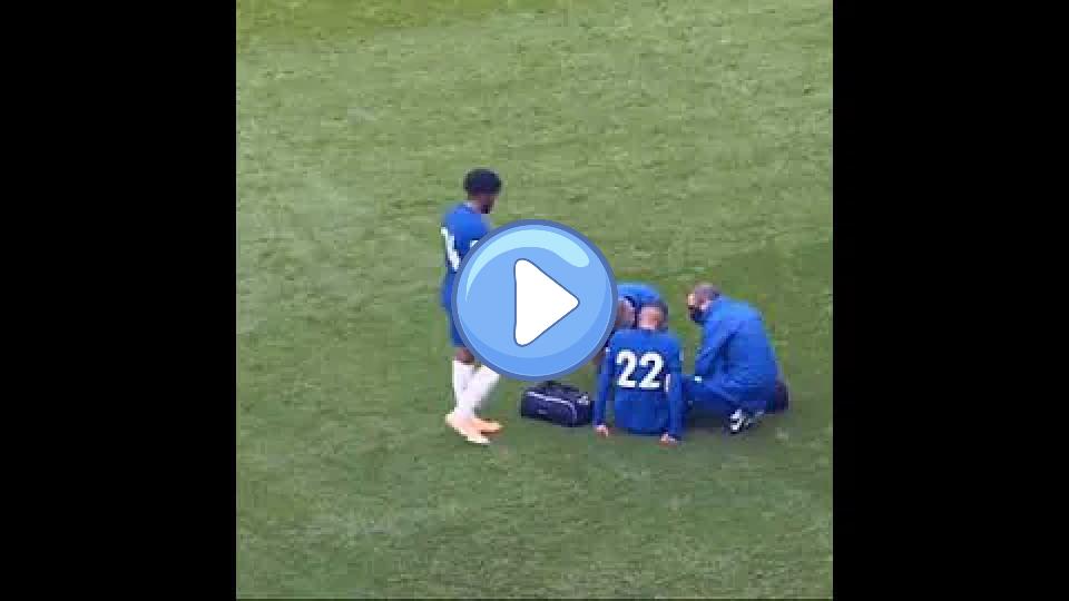 Play video: Hakim Ziyech injured Video thumb: Hakim Ziyech injured