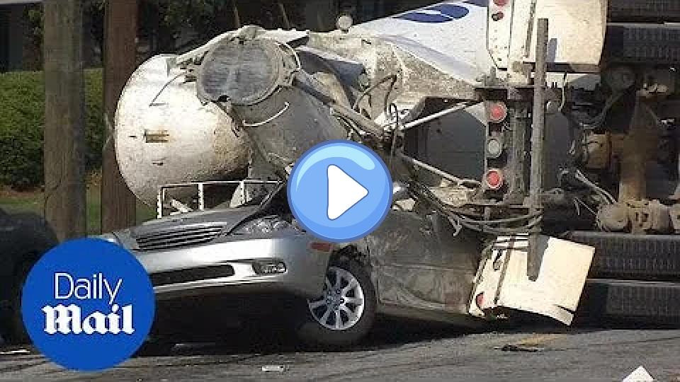 Play video: Former Atlanta Mayor Andrew Young Recovering After Car Crash - Daily Mail Video thumb: Former Atlanta Mayor Andrew Young Recovering After Car Crash - Daily Mail
