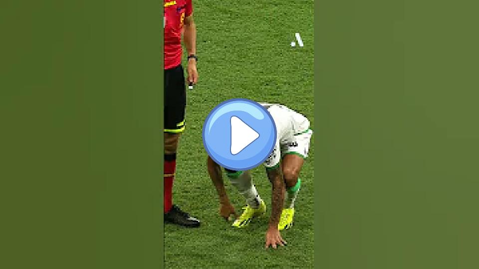 Video thumb: 🥳 ➡️ 🤕 An injury WHILE celebrating a goal?! The bizarre moment that caused Penha to be substituted