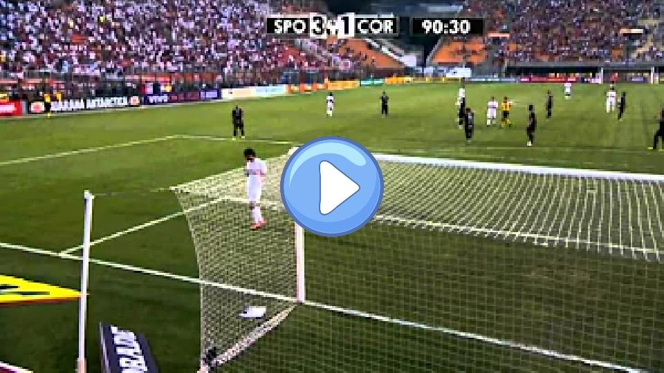 Play video: Willian Jose sent off in injury time with his Sao Paulo side 3-1 up! Video thumb: Willian Jose sent off in injury time with his Sao Paulo side 3-1 up!