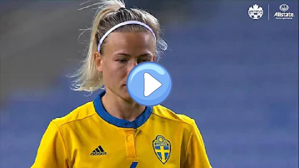 Play video: Stephanie Labbé wins the 2019 Allstate Good Hands® Award. Video thumb: Stephanie Labbé wins the 2019 Allstate Good Hands® Award.