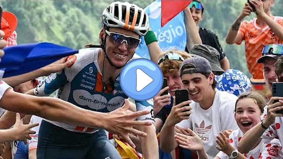 Play video: TOUR DE FRANCE 2024 - In the legend: Romain Bardet celebrated as a hero in his Video thumb: TOUR DE FRANCE 2024 - In the legend: Romain Bardet celebrated as a hero in his