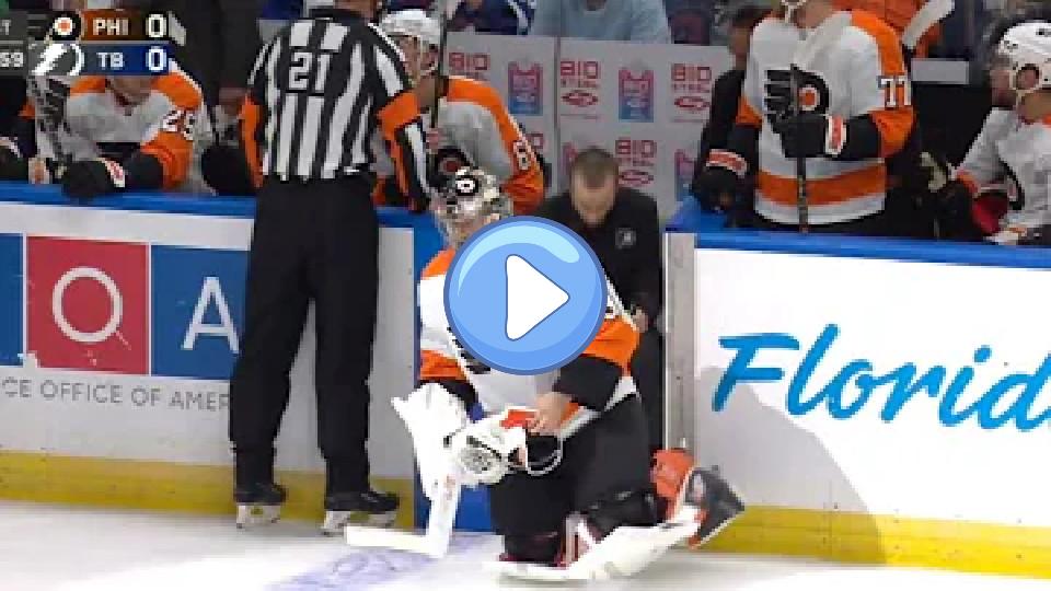 Play video: Carter Hart Loses Skate Blade and Humorously Makes His Way to the Bench Video thumb: Carter Hart Loses Skate Blade and Humorously Makes His Way to the Bench
