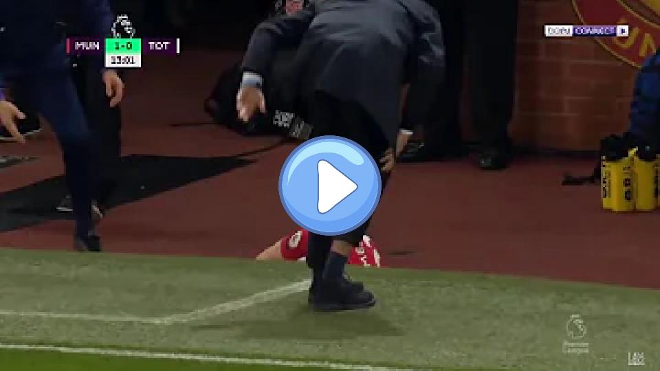 Play video: Mourinho injured by Daniel James | MAN UTD - TOTTENHAM Video thumb: Mourinho injured by Daniel James | MAN UTD - TOTTENHAM