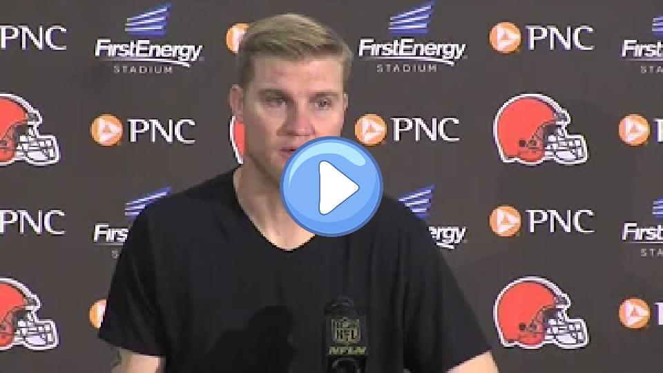 Play video: Why Browns' Josh McCown Waved Off Johnny Manziel After Rib Injury Video thumb: Why Browns' Josh McCown Waved Off Johnny Manziel After Rib Injury