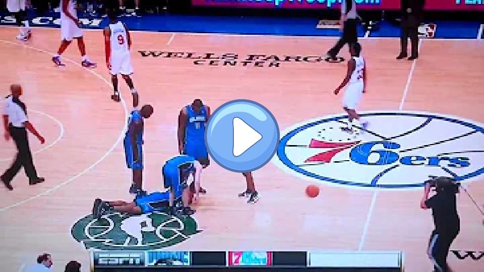 Play video: Dwight Howard hurt his back right before halftime against the Sixers on 07/04/2012. Video thumb: Dwight Howard hurt his back right before halftime against the Sixers on 07/04/2012.