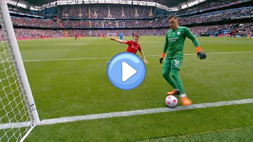 Play video: Incredible Goalkeeping Mistakes in Football Video thumb: Incredible Goalkeeping Mistakes in Football